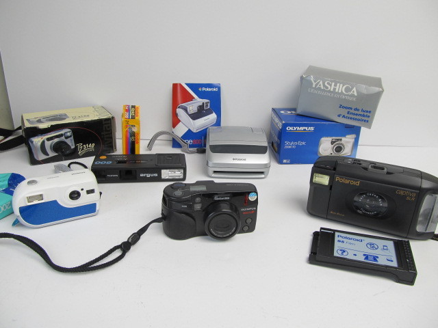 lot 78 image: Group of Assorted Cameras