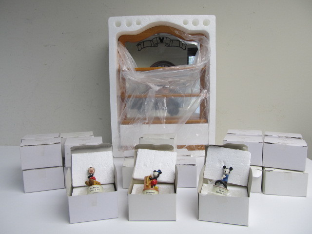 lot 165 image: COMPLETE Lenox Walt Disney MICKEY MOVIE STAR Thimble Collection wDisplay Rack