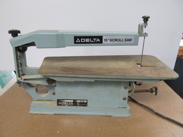 lot 168 image: Working DELTA 15 Scroll Saw