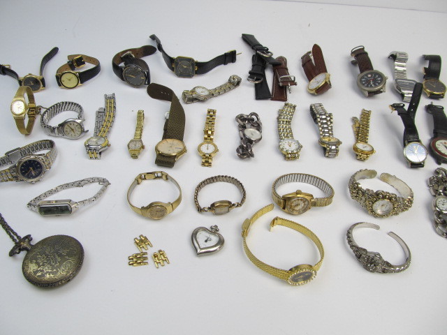 lot 174 image: Large Lot of Vintage etc Watches