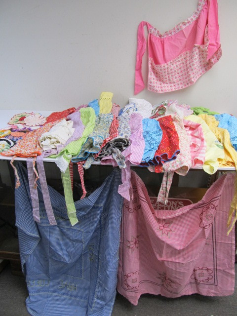 lot 180 image: Large Collection of Vintage Ladies Aprons #2