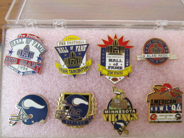 lot 225 image: Nice Group of VIKINGS & NFL Pins