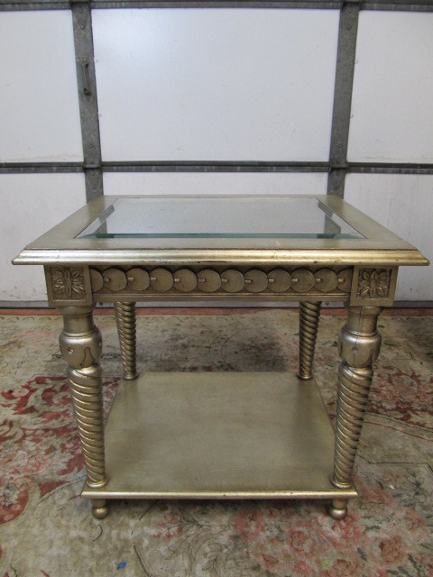 lot 15 image: Vintage Gilt Wood Hollywood Regency Style Side Table