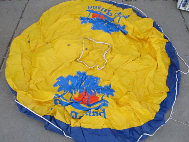 lot 232 image: Large 6 FUN ISLAND Inflatable Water Toy