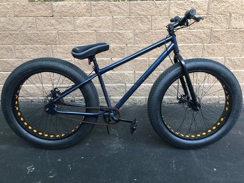 lot 4 image: Fat Boy Bicycle