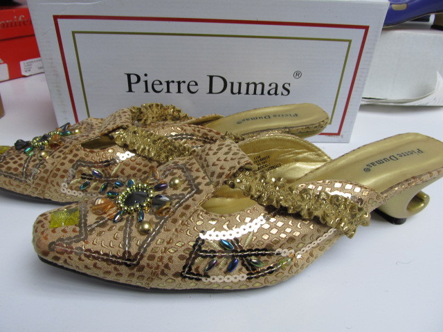 lot 238 image: Large Lot of NEW Womens Shoes - Size 10