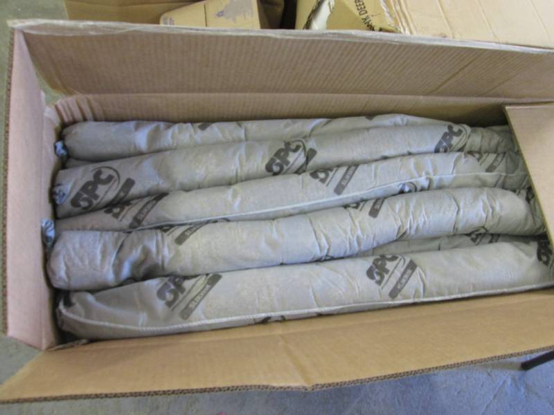 lot 21 image: Case of SPC Slikwik Socs Sorbent So...