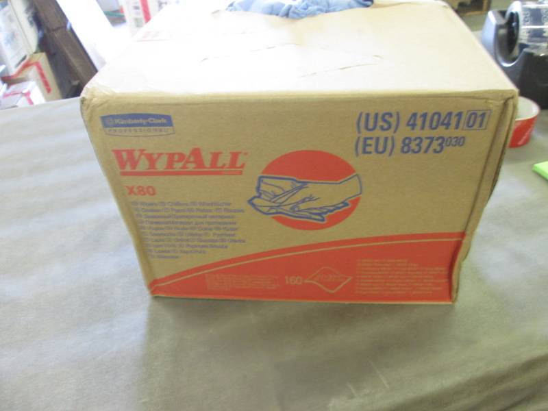 lot 22 image: Wypall Shop Pro X80 Dispenser Box W...