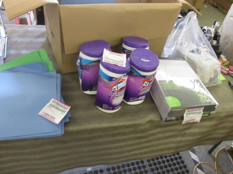 lot 27 image: 4 Canisters Disinfecting Wipes, 12 ...