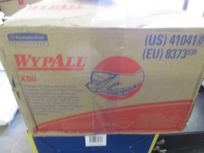 lot 28 image: Wypall Shop Pro X80 Dispenser Box W...