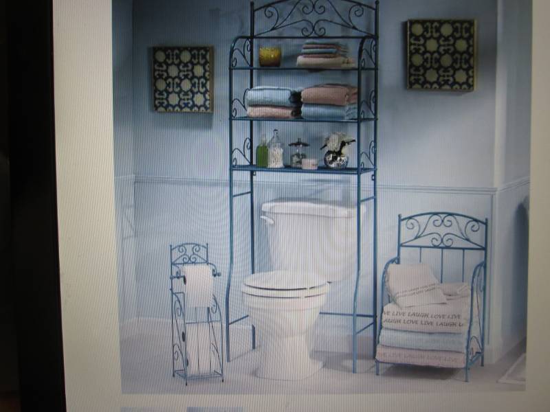 lot 37 image: 3-Piece Fiona Scrolled Bath Set ope...