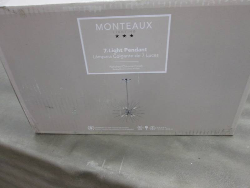 lot 46 image: Monteaux Lighting Altino 7-Light Po...