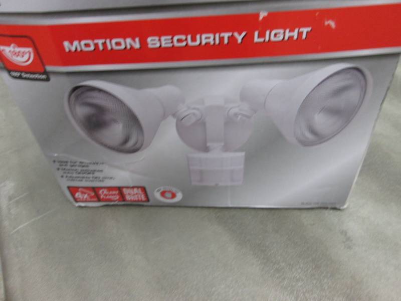 lot 109 image: Defiant 180 Degree White Motion-Sen...