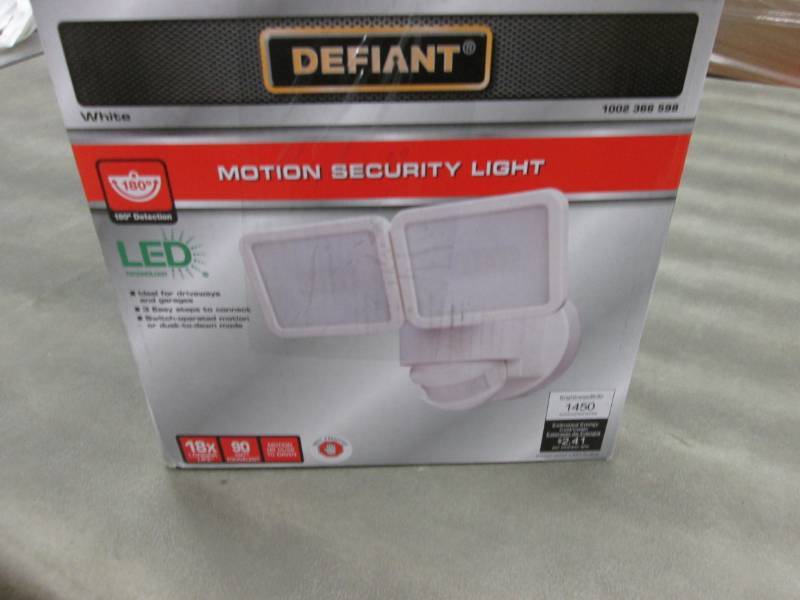 lot 112 image: Defiant 180 Degree White Motion Act...