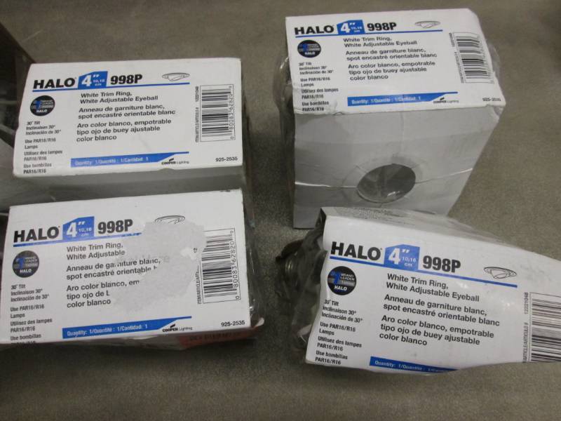 lot 117 image: Lot of 4 Halo 4 in. White Eyeball R...