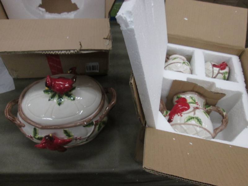 lot 130 image: Ceramic Cardinal Set soup tureen, ...