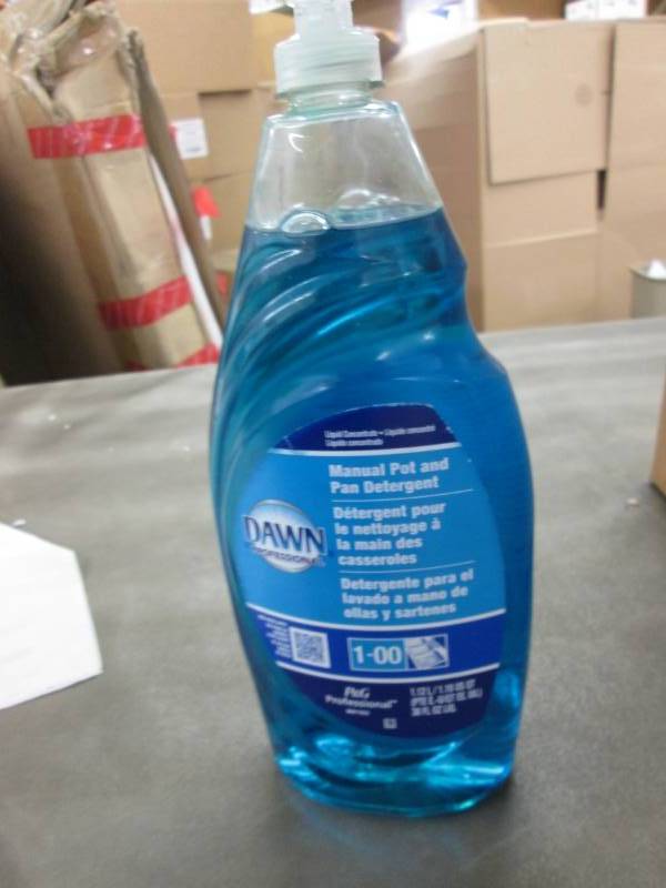 lot 141 image: 8 - 38 fl oz Bottles Dawn Pot & Pan...