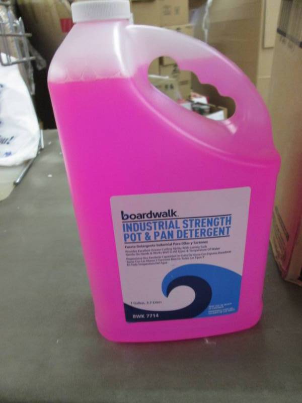 lot 133 image: 3.75 Gallon Boardwalk Pot & Pan Det...