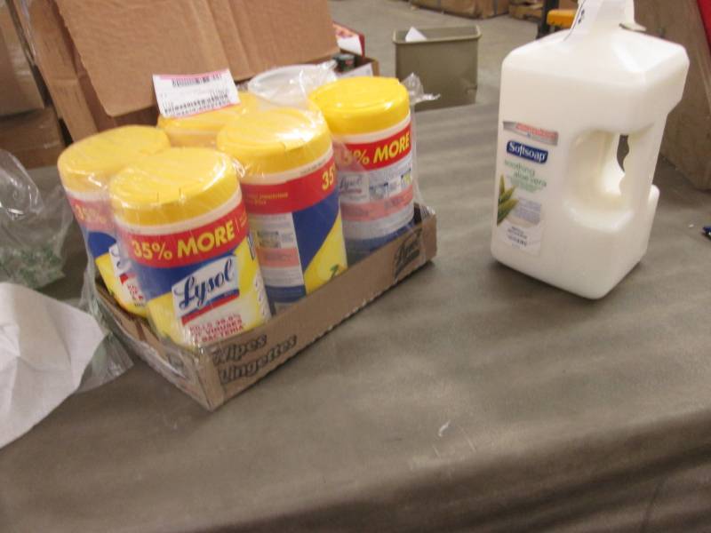 lot 158 image: 5 Canisters Disinfecting Wipes, Sof...