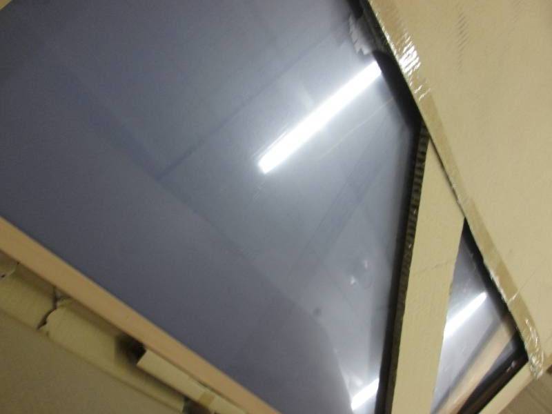 lot 181 image: Universal 43618 Dry Erase Board, Me...