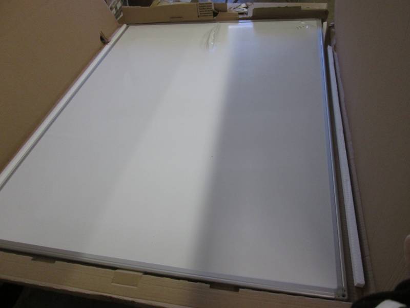 lot 189 image: 3x4 Magnetic Whiteboard by Master V...