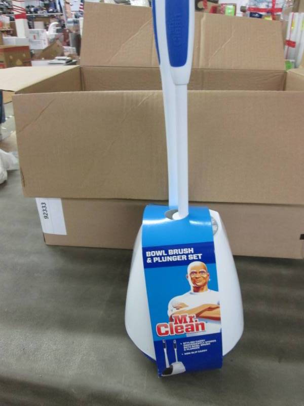 lot 195 image: Lot of 3 Mr Clean Turbo Plunger & B...