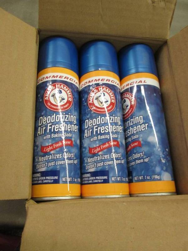 lot 216 image: Case of 12 -7 oz Arm & Hammer Deodo...