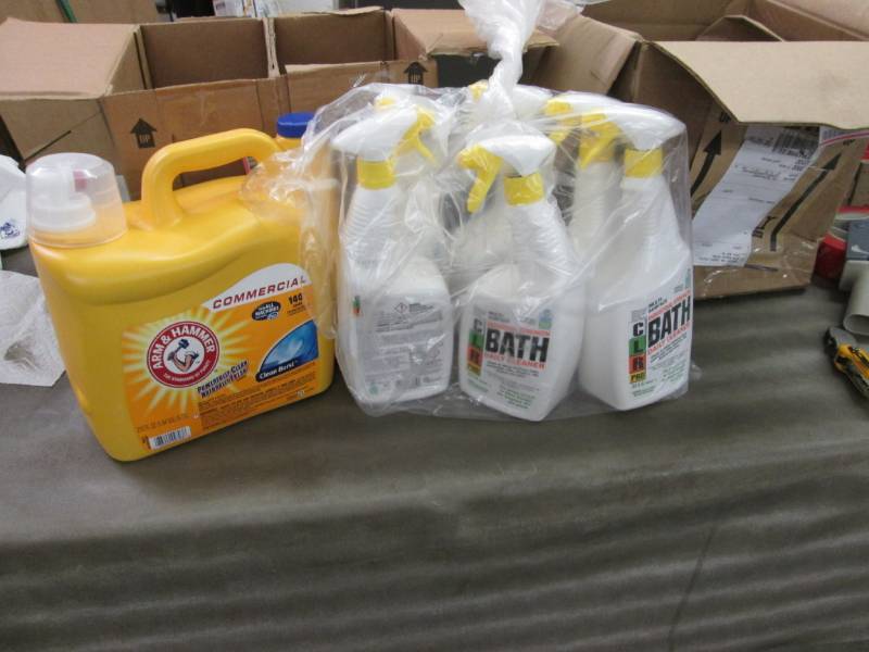 lot 221 image: 6- 32 oz Bath Daily Cleaner, 210 oz...