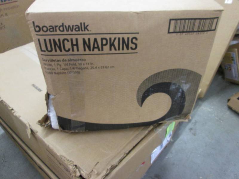 lot 252 image: Case of Boardwalk Lunch Napkins 600...