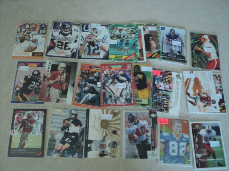 lot 6 image: 25 Football Star Cards...