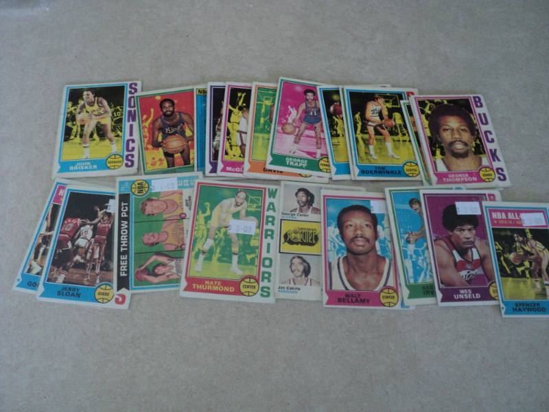 lot 14 image: 1974-75 Topps Basketball Cards...