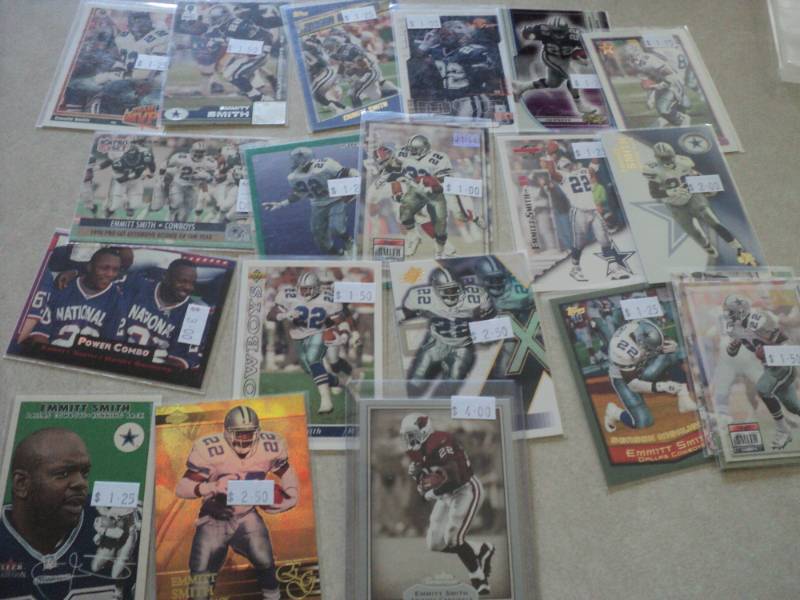 lot 28 image: Emmitt Smith Cards...