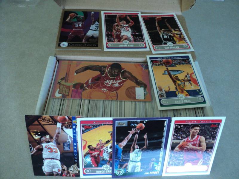 lot 31 image: Box of Basketball Star Cards...