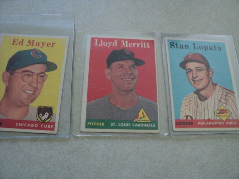 lot 36 image: 3 1958 Topps Baseball Cards...