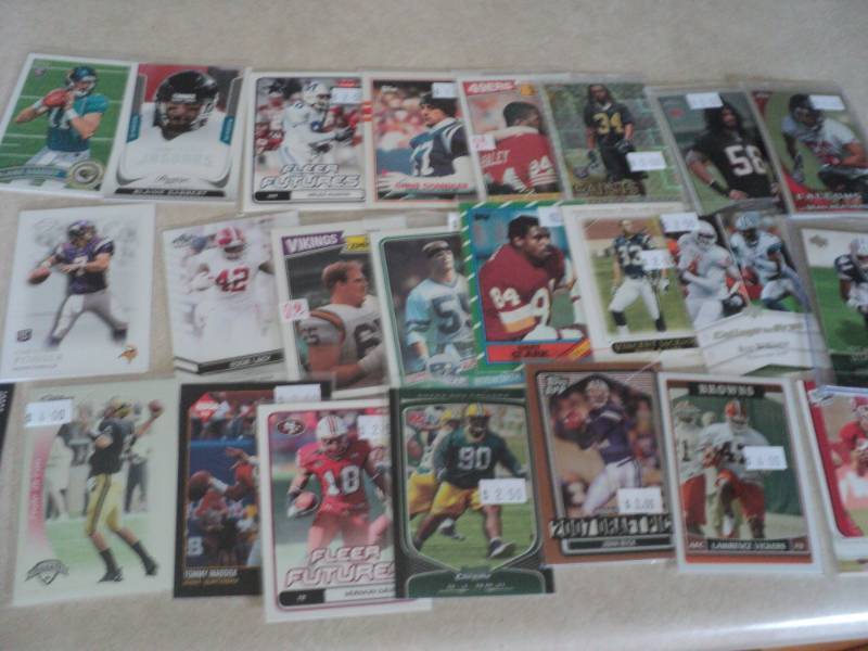 lot 42 image: 25 Football Rookie Cards...