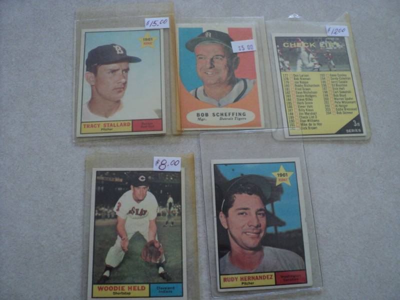 lot 53 image: 1961 Topps Baseball Cards...