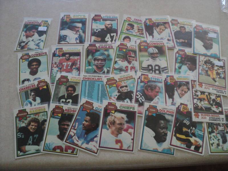 lot 60 image: 1979 Topps Football Cards...
