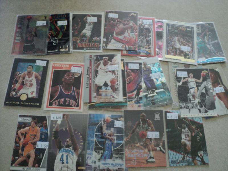 lot 65 image: 25 Basketball Star Cards...