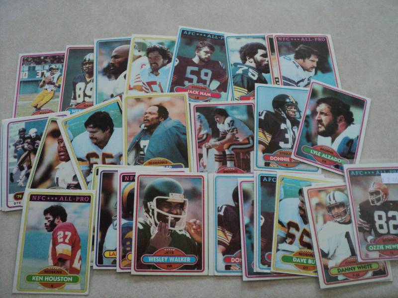 lot 77 image: 1980 Topps Football Star Cards...