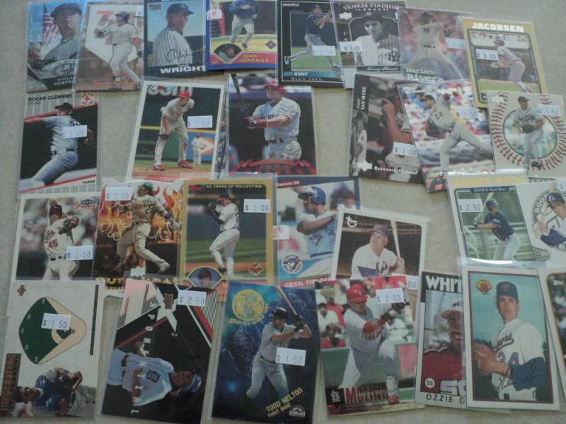 lot 88 image: 30 Baseball Star Cards...