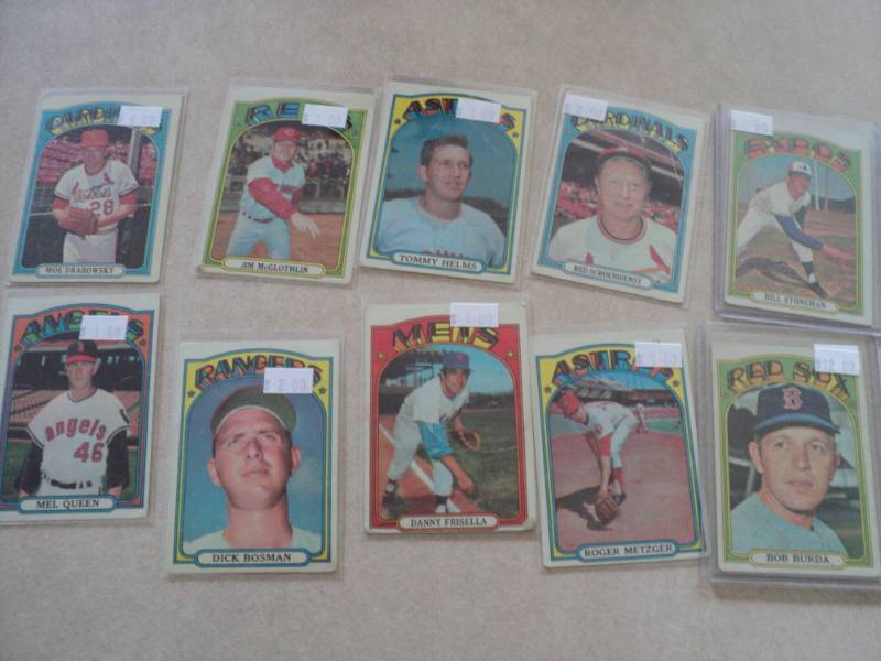 lot 105 image: 1972 Topps Baseball Cards...