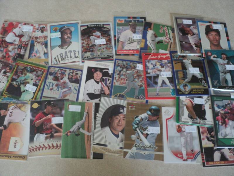 lot 106 image: 30 Baseball Star Cards...