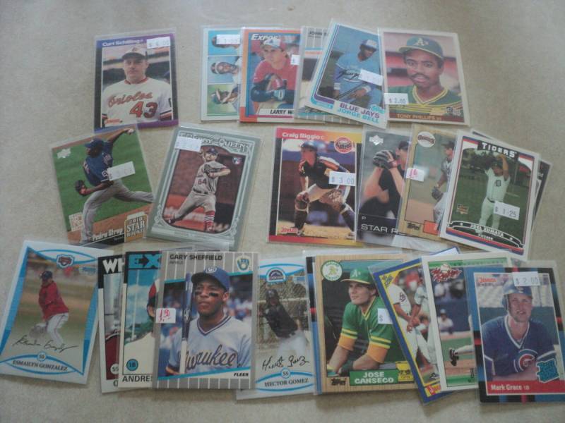 lot 108 image: 25 Baseball Rookie Cards...