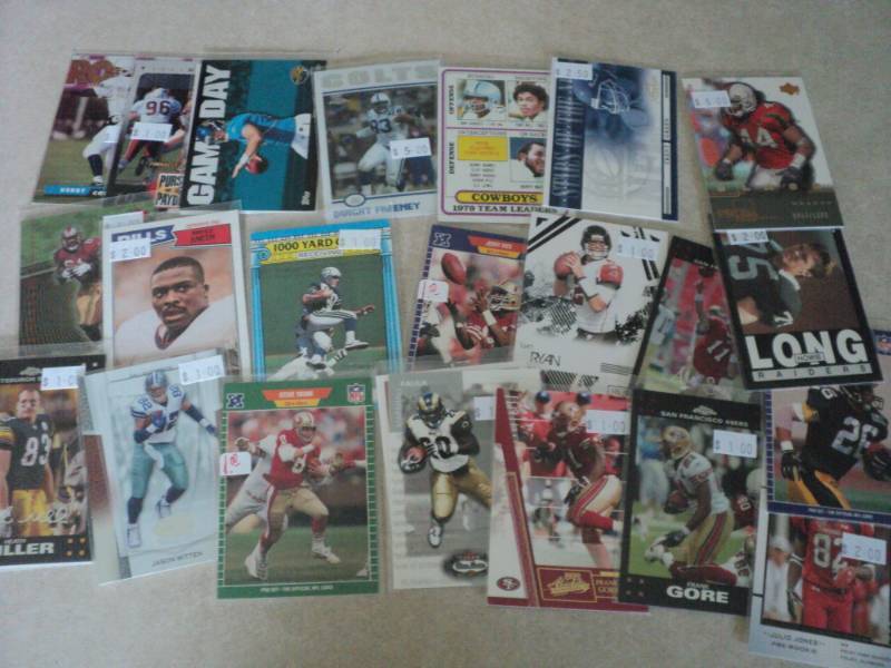 lot 114 image: 25 Football Star Cards...