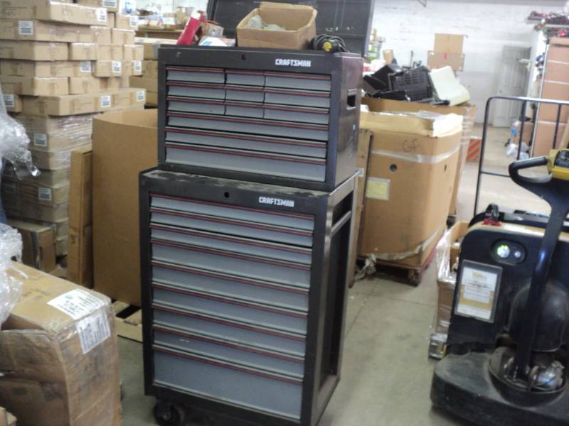 lot 137 image: Craftsman 2 pc Metal Tool Chest wit...