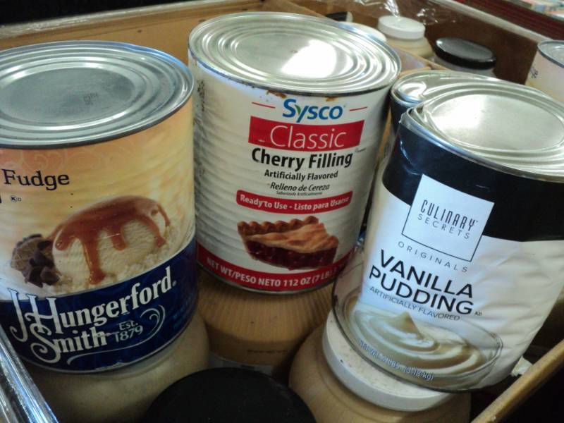 lot 148 image: 1 - 8lb Can Caramel Fudge Topping, ...