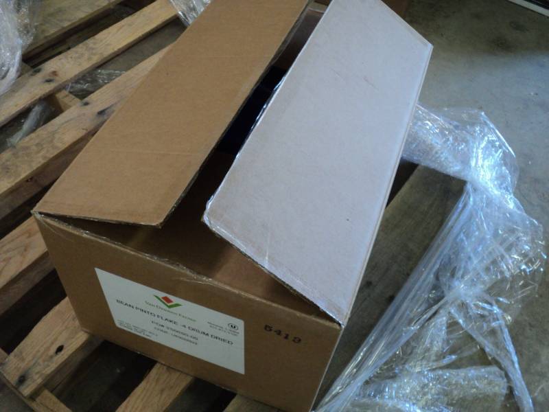 lot 155 image: 1 - 30 lb. Box Bean Pinto Flake- 4 ...