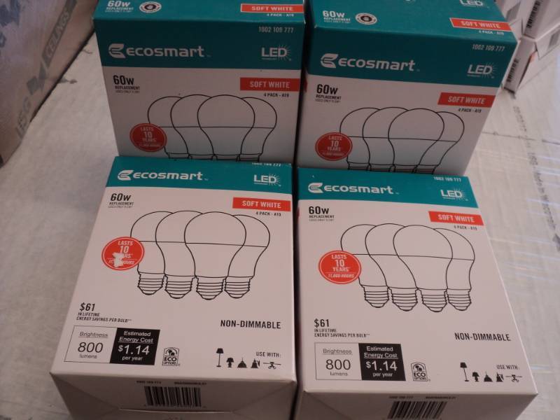 lot 174 image: 4 -4 packs Ecosmart LED 60 watt Lig...