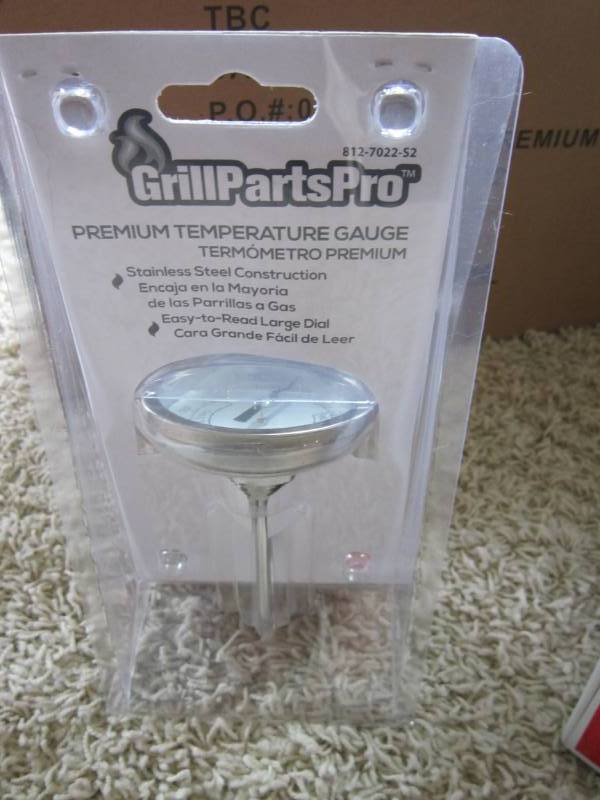 lot 422 image: Case of temperature guages for gril...