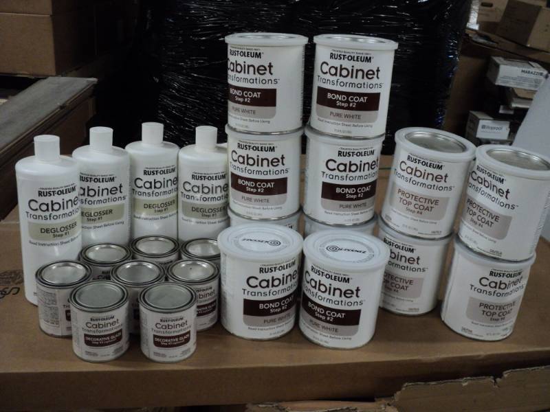 lot 213 image: Rust-Oleum White Cabinet Transforma...